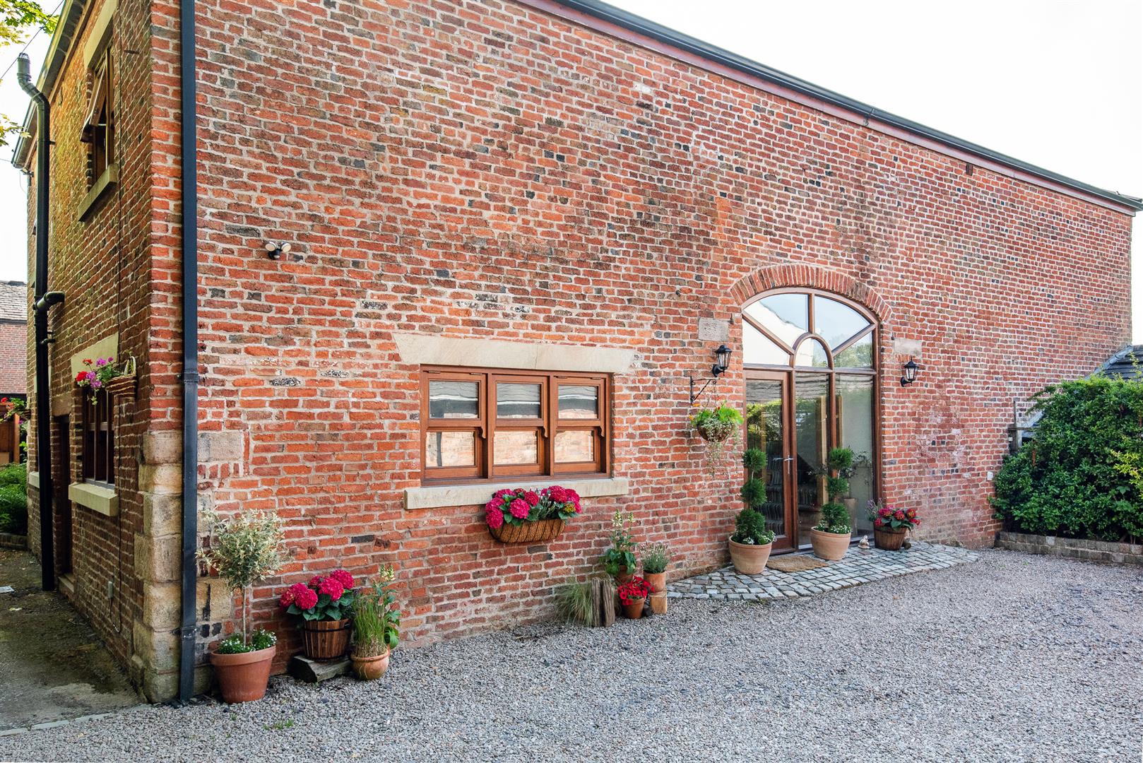 5 bed property in The Square, Preston